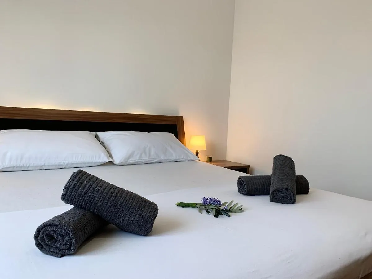 Larus Apartment Kastel Luksic Croatia