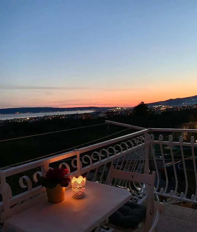 Larus Apartment Kaštel Lukšić 0*,