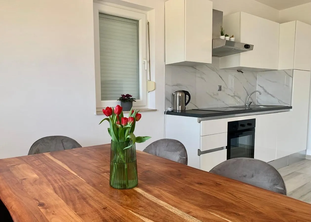 Larus Apartment Kaštel Lukšić